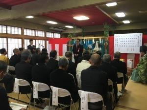 合同安全祈願祭に臨んでスピーチを述べる市長の写真