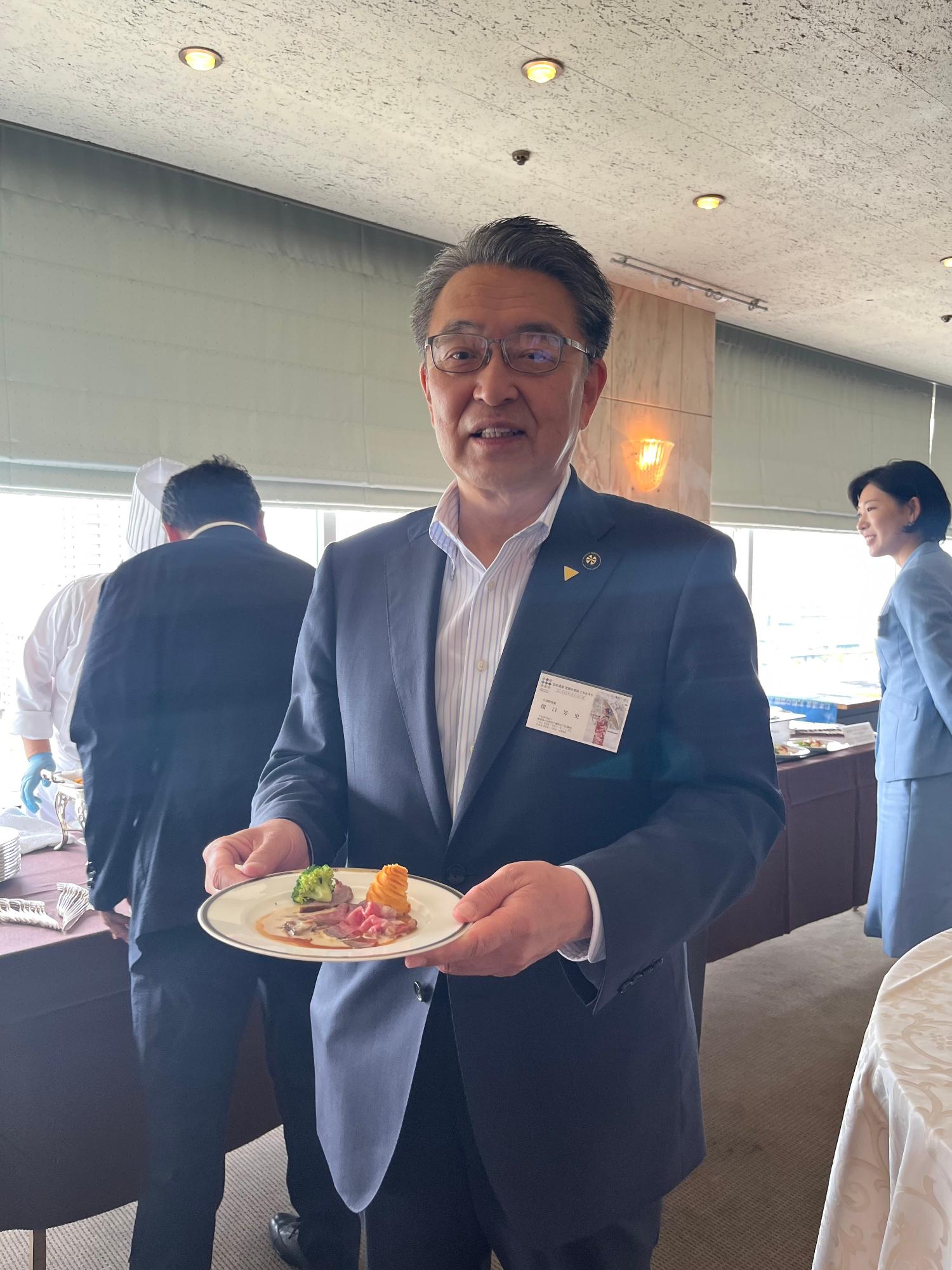 試食