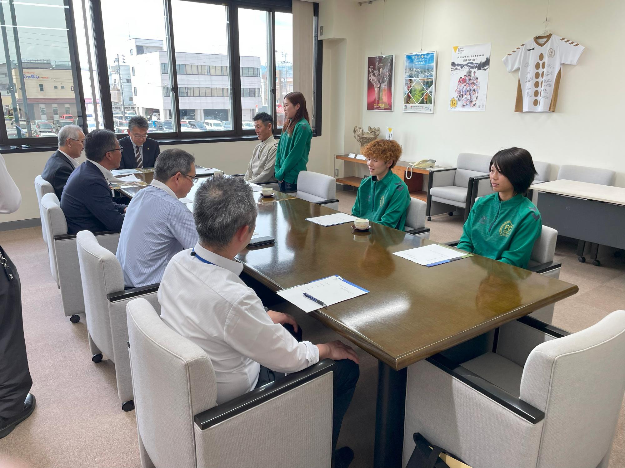 活動報告の様子