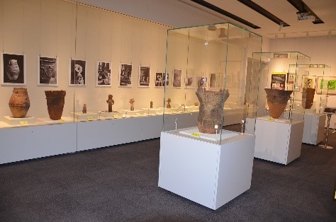 新博物館オープン1周年記念秋季特別展の展示会場の様子