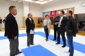 なかさとアリーナを視察するクロアチア共和国オリンピック委員の写真