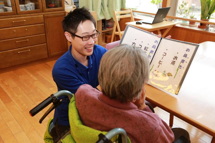 介護士が働く様子