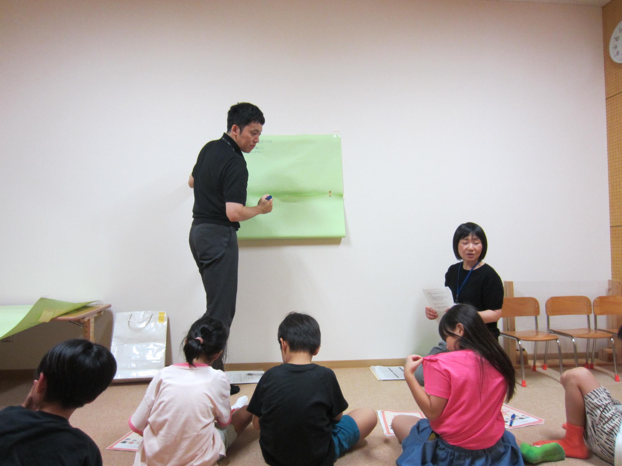 こどもたちがお休みの日に過ごす場所、好きな場所を聞いています