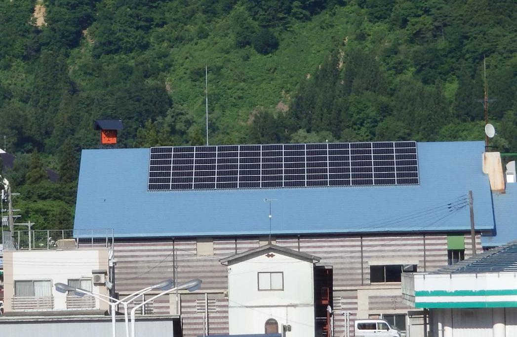 屋根に設置した太陽光発電