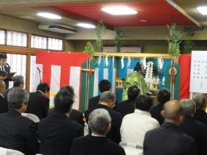 合同安全祈願祭における神事の執行風景の写真