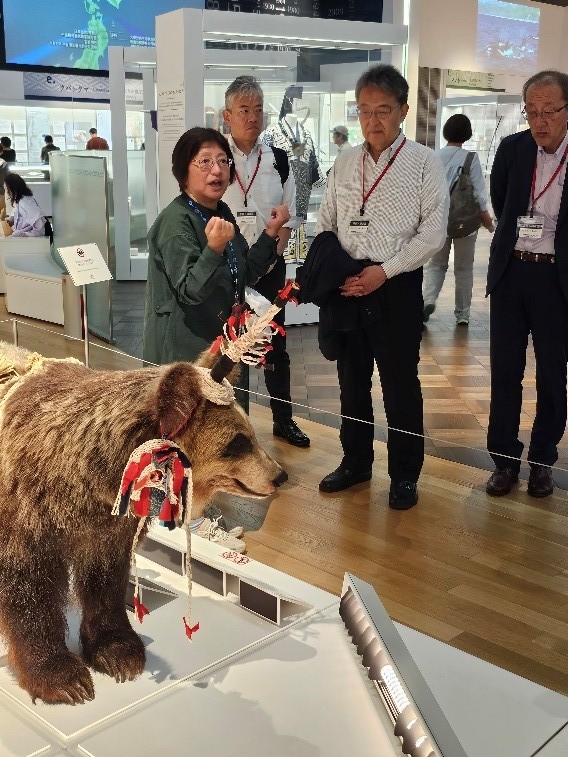 ウポポイ視察の様子