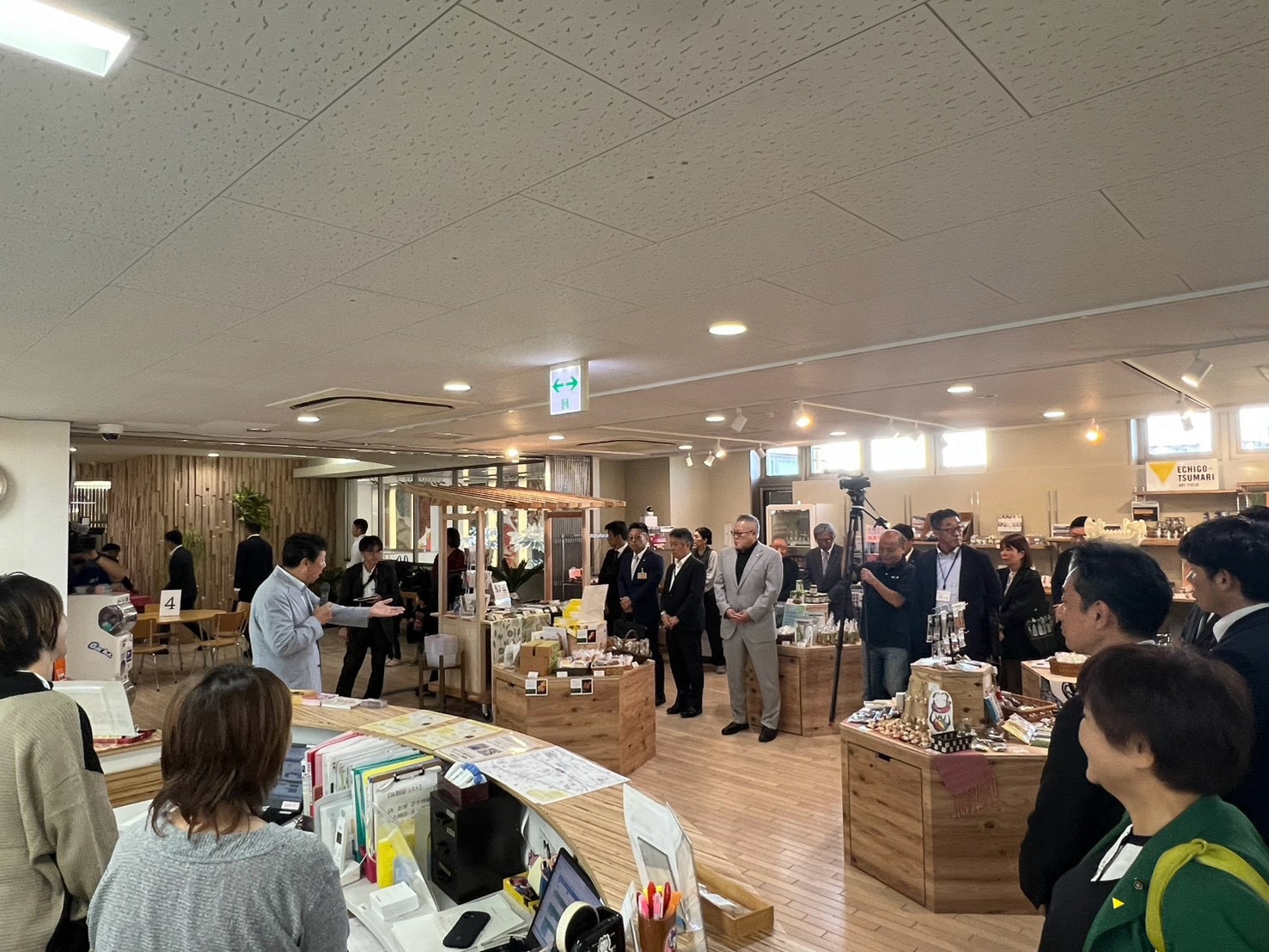 観光案内所・売店の様子