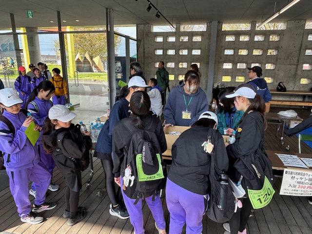 信濃川河岸段丘ウォークの様子