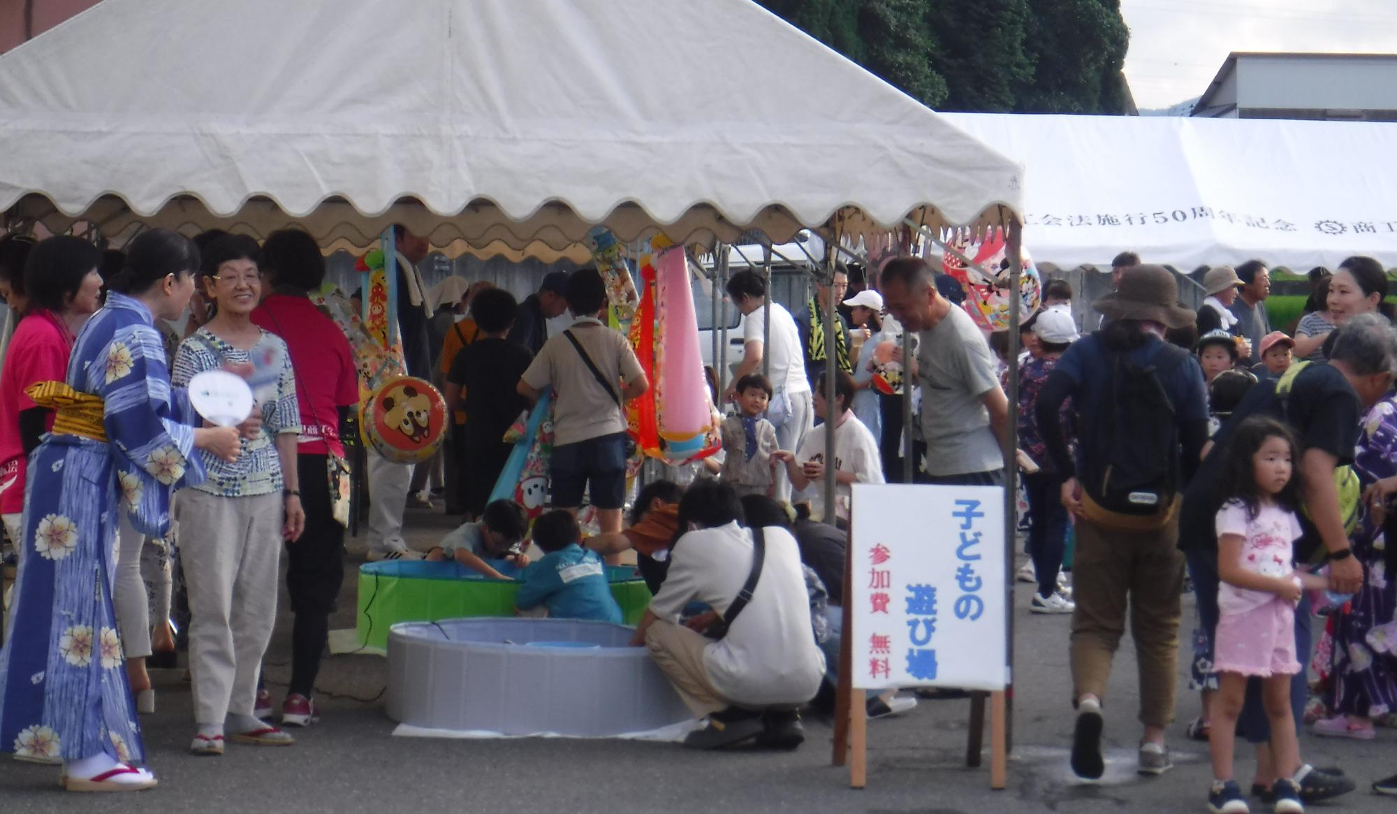 なかさと盆踊り大会の様子